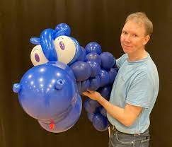 MATEMATIKLÆRER OG BALLONKUNSTNER ANKLAGET FOR KIDNAPNING.
